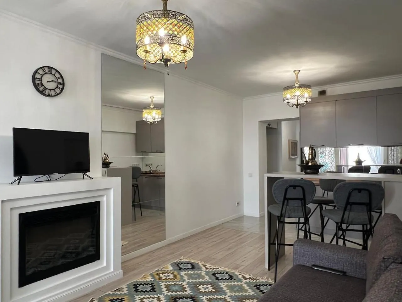 Eastern Style Apartment In Golden Square! Almaty